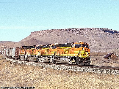 BNSF 4660 at Valentine, AZ in March 2002.jpg